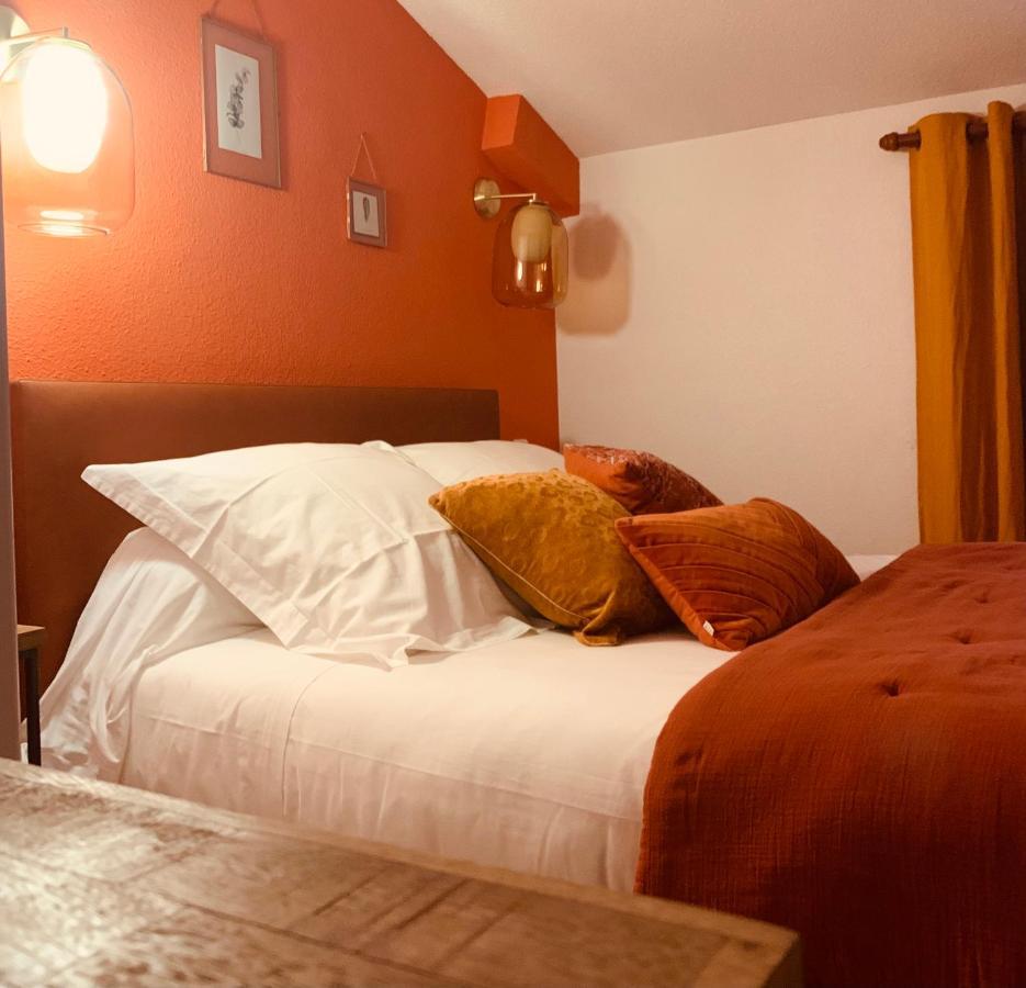L'Escoundillou Hotel Saint-Jacques-des-Blats Ngoại thất bức ảnh