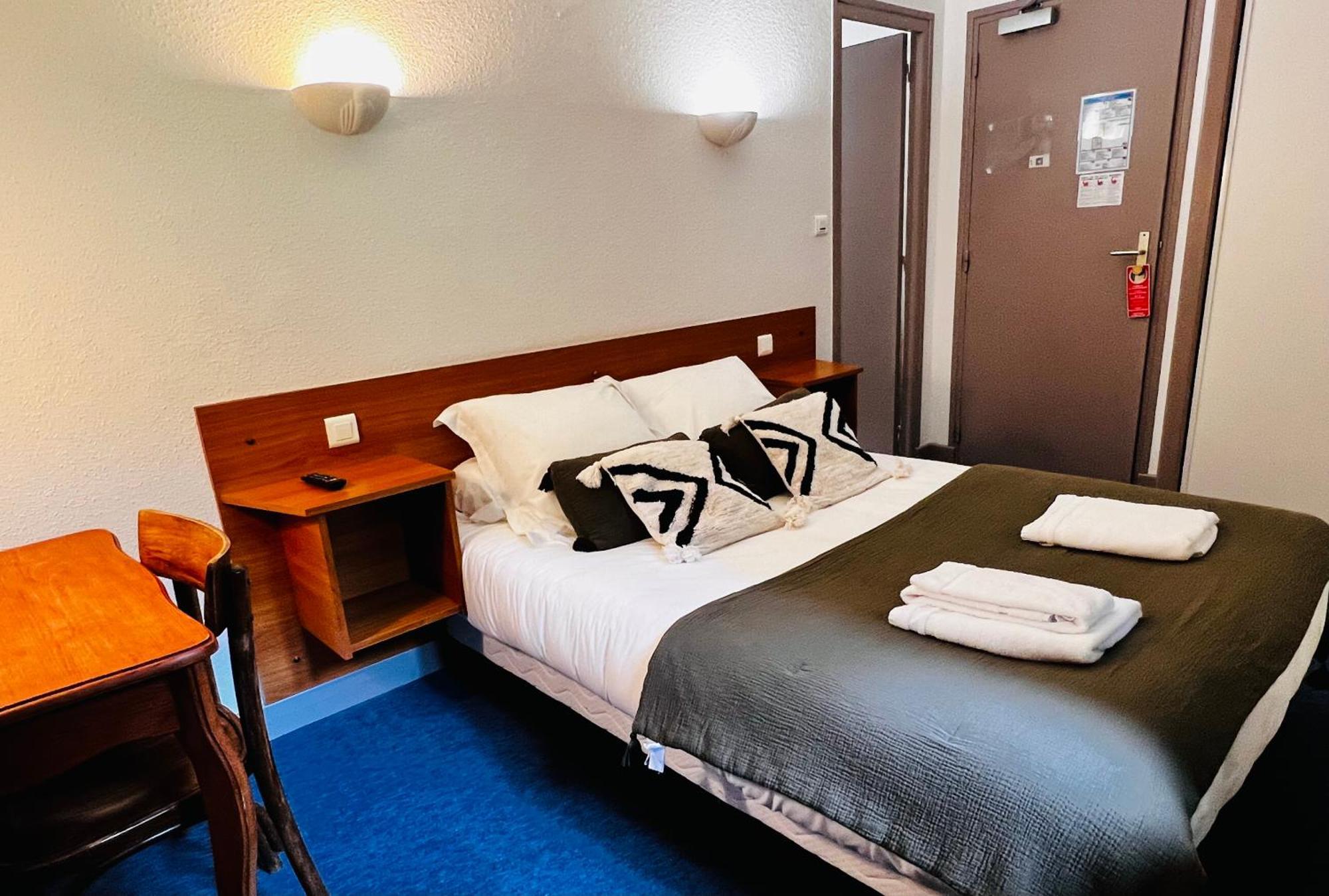 L'Escoundillou Hotel Saint-Jacques-des-Blats Ngoại thất bức ảnh