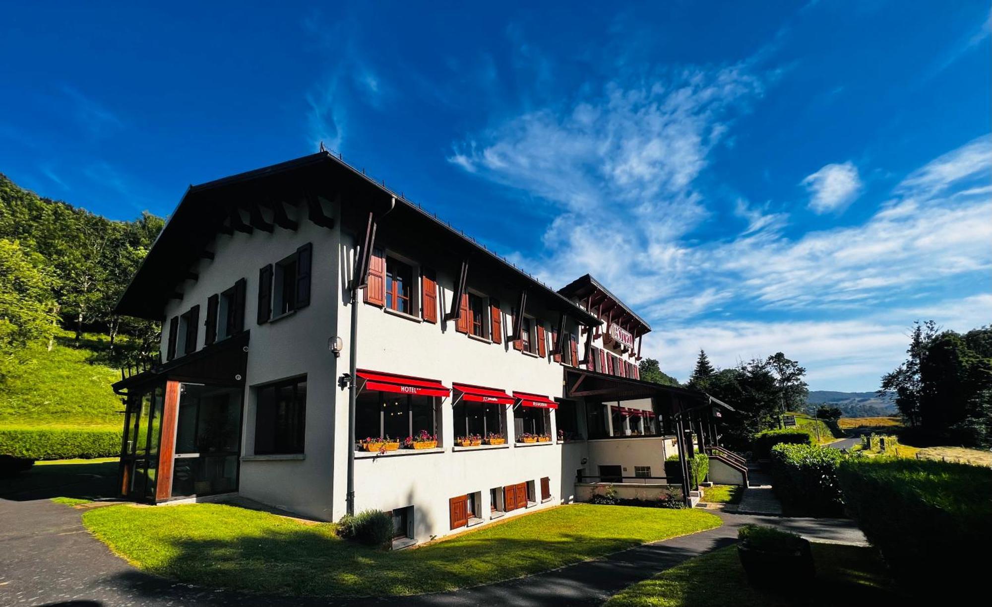 L'Escoundillou Hotel Saint-Jacques-des-Blats Ngoại thất bức ảnh